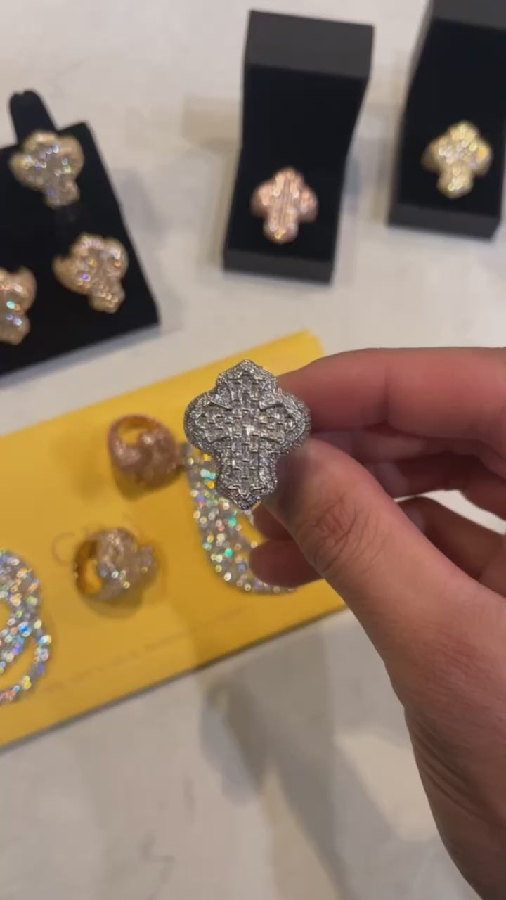 VVS WHITE GOLD CROSS RING